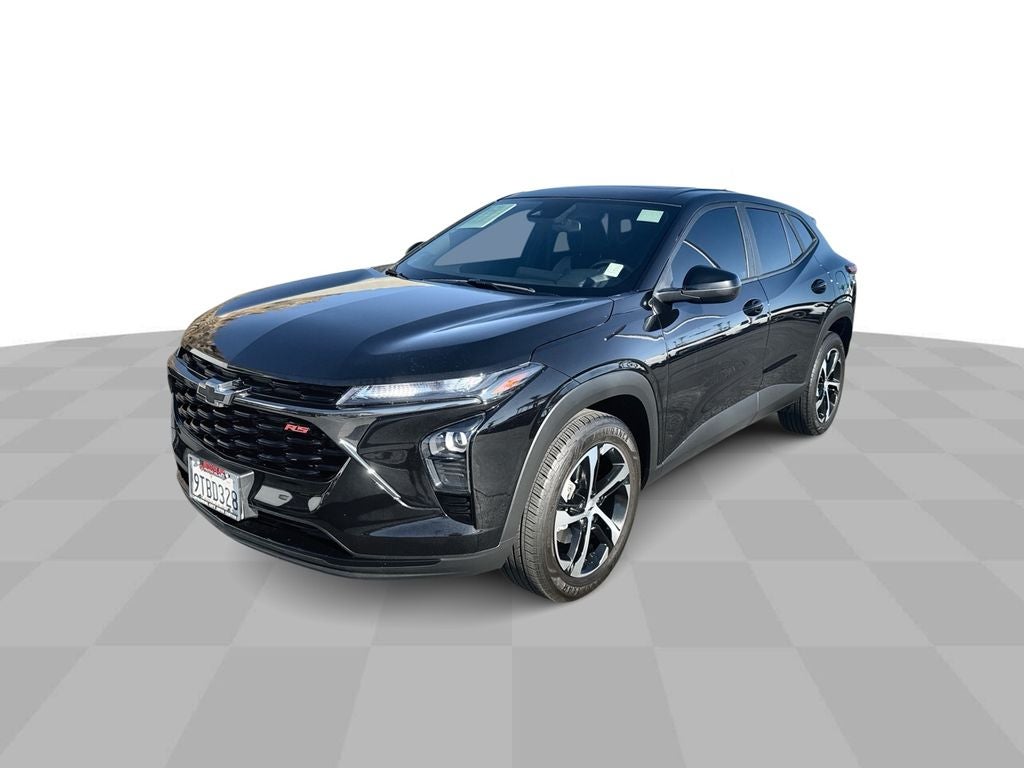 2025 Chevrolet Trax 1RS in Mosaic Black Metallic — front three-quarter view