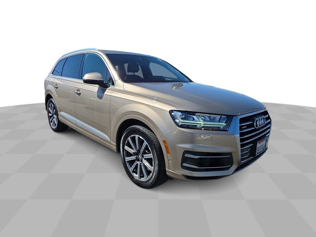 2019 Audi Q7 — side profile view