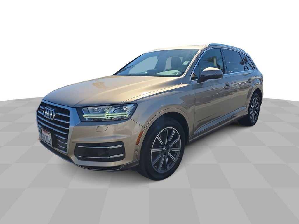 2019 Audi Q7 — interior view